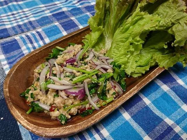 タイ風サラダ \u201dラープガイ\u201d